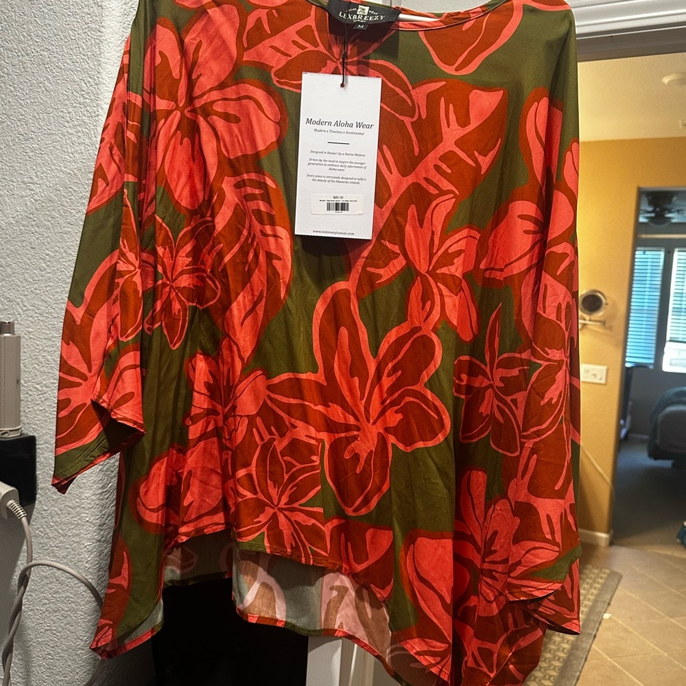 Brand New Lexbreezy top